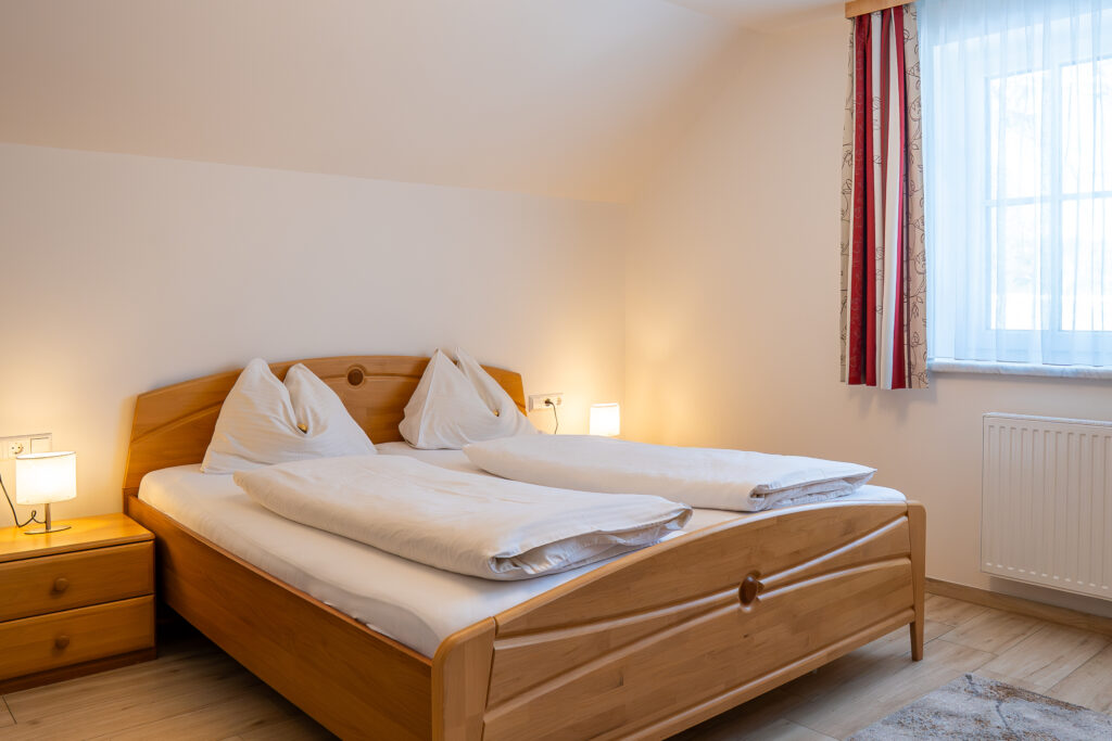 2025 peters alm auerhahn schlafzimmer 1 3